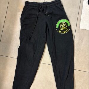 Avatar women’s xs jogger Sweatpants with Green Logo earth kingdom